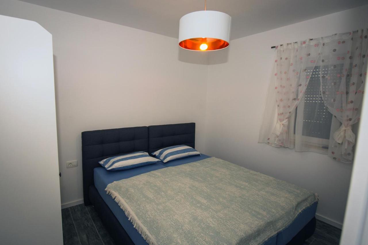 Deluxe 2 Bedroom Apartment With Sea View Baška Voda Exteriör bild