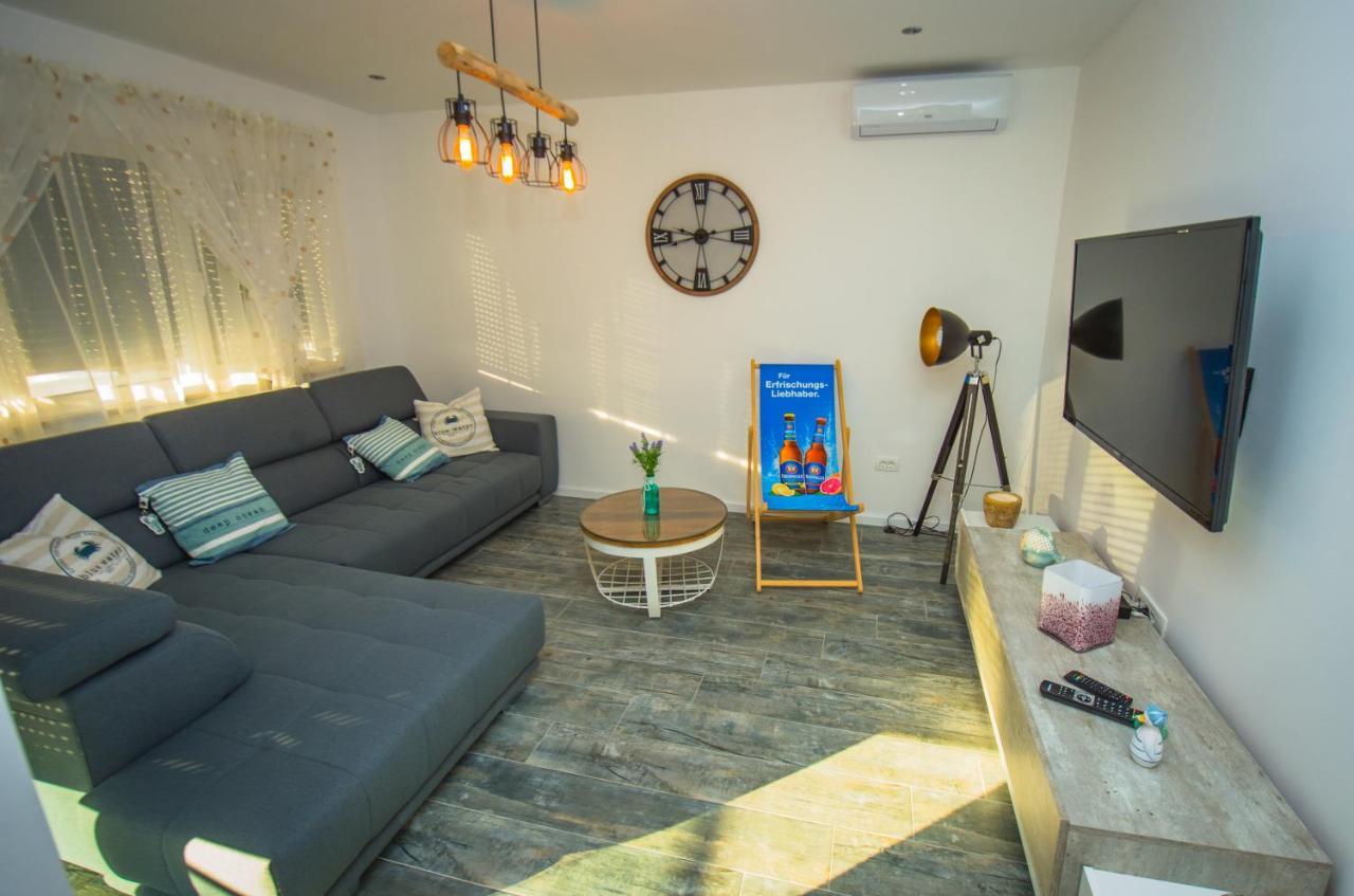 Deluxe 2 Bedroom Apartment With Sea View Baška Voda Exteriör bild