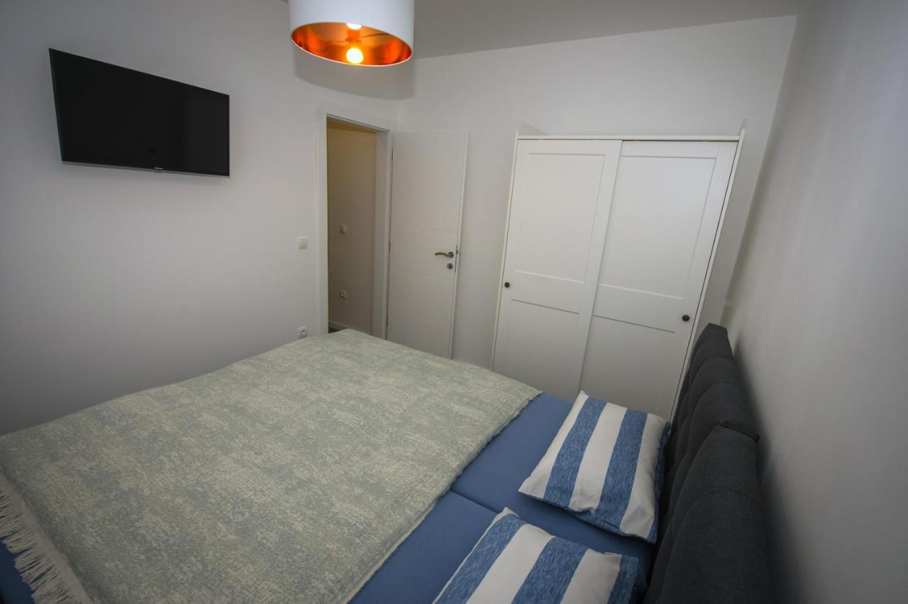 Deluxe 2 Bedroom Apartment With Sea View Baška Voda Exteriör bild
